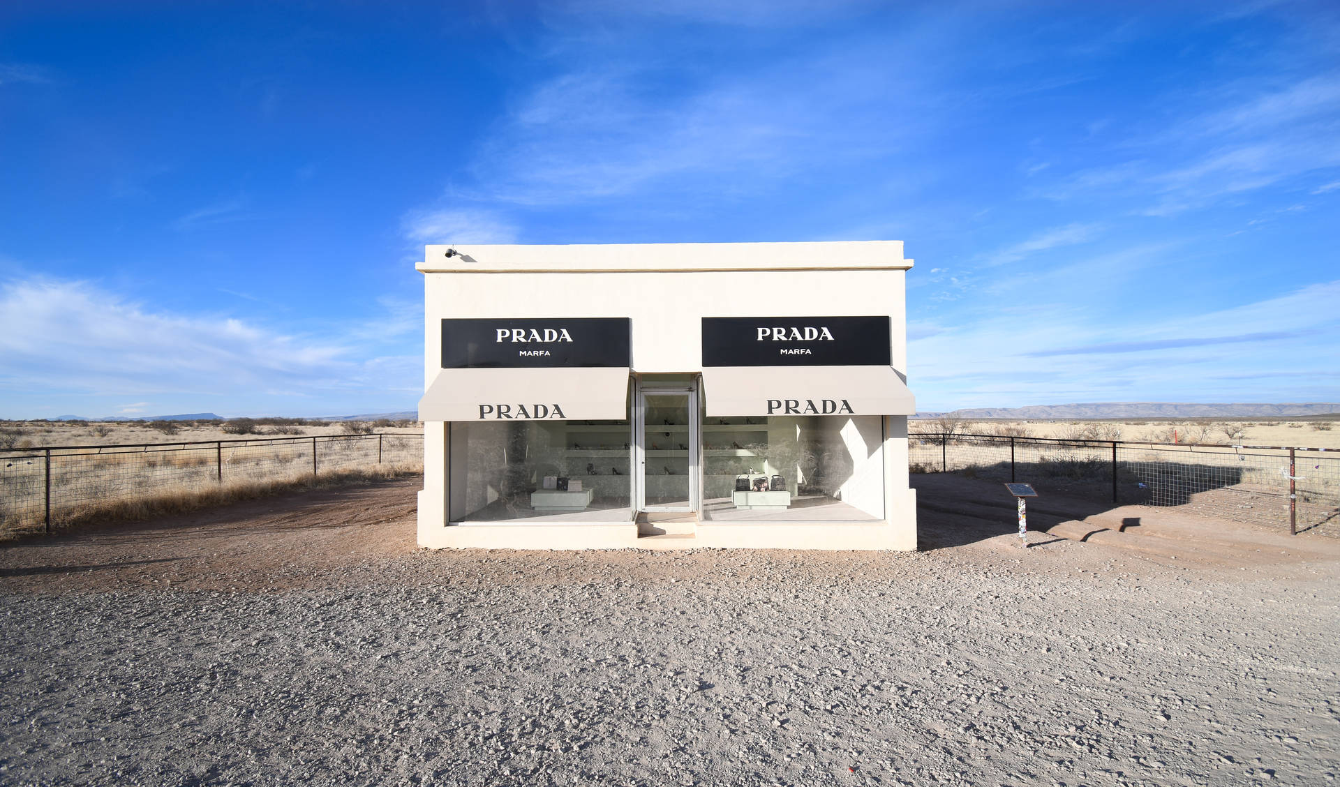 1920x1128 Download Prada Marfa Sculptural Art Wallpaper