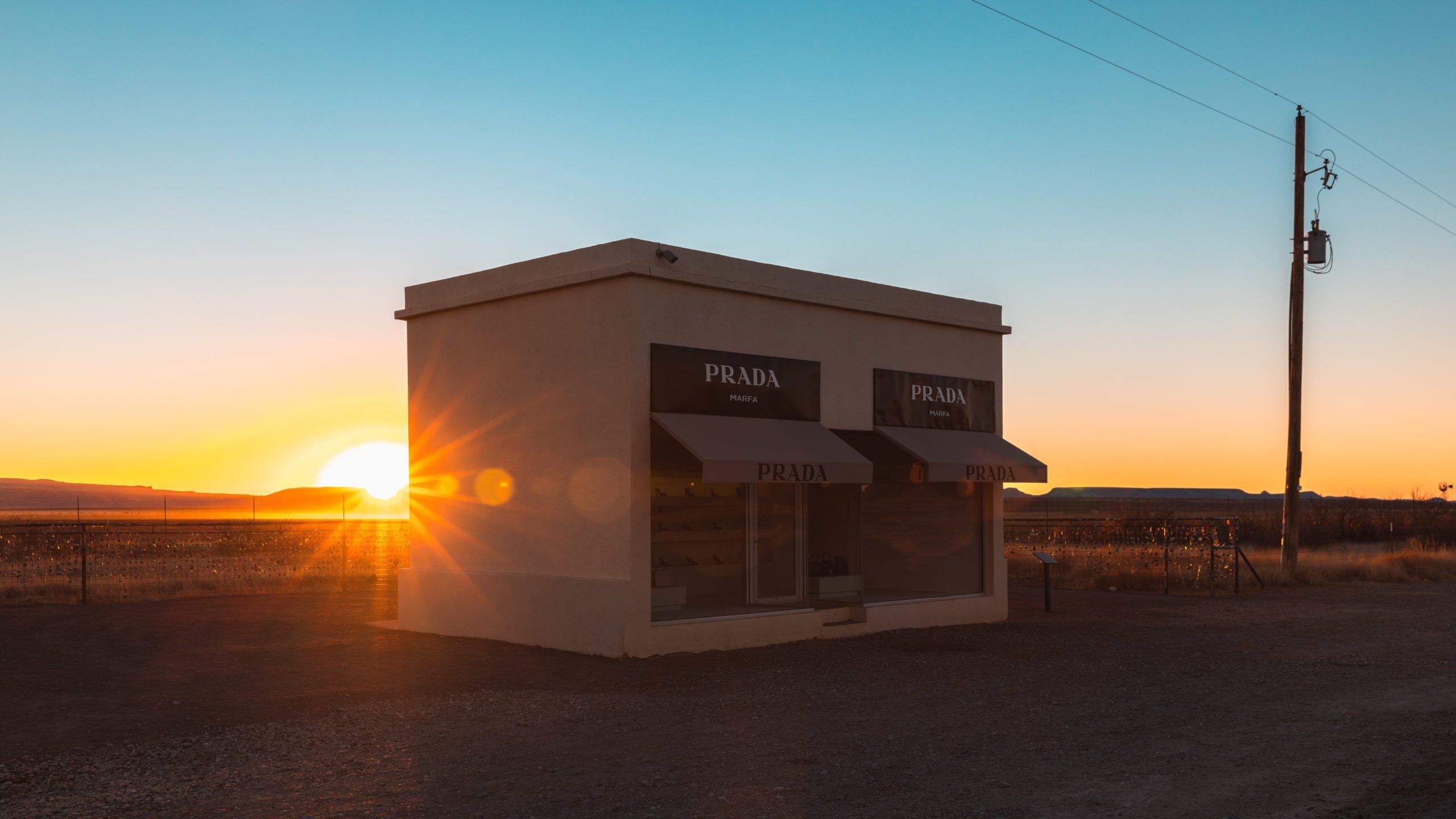 2560x1440 Visiting Prada Marfa in Texas (History, Photo, Travel Guide)