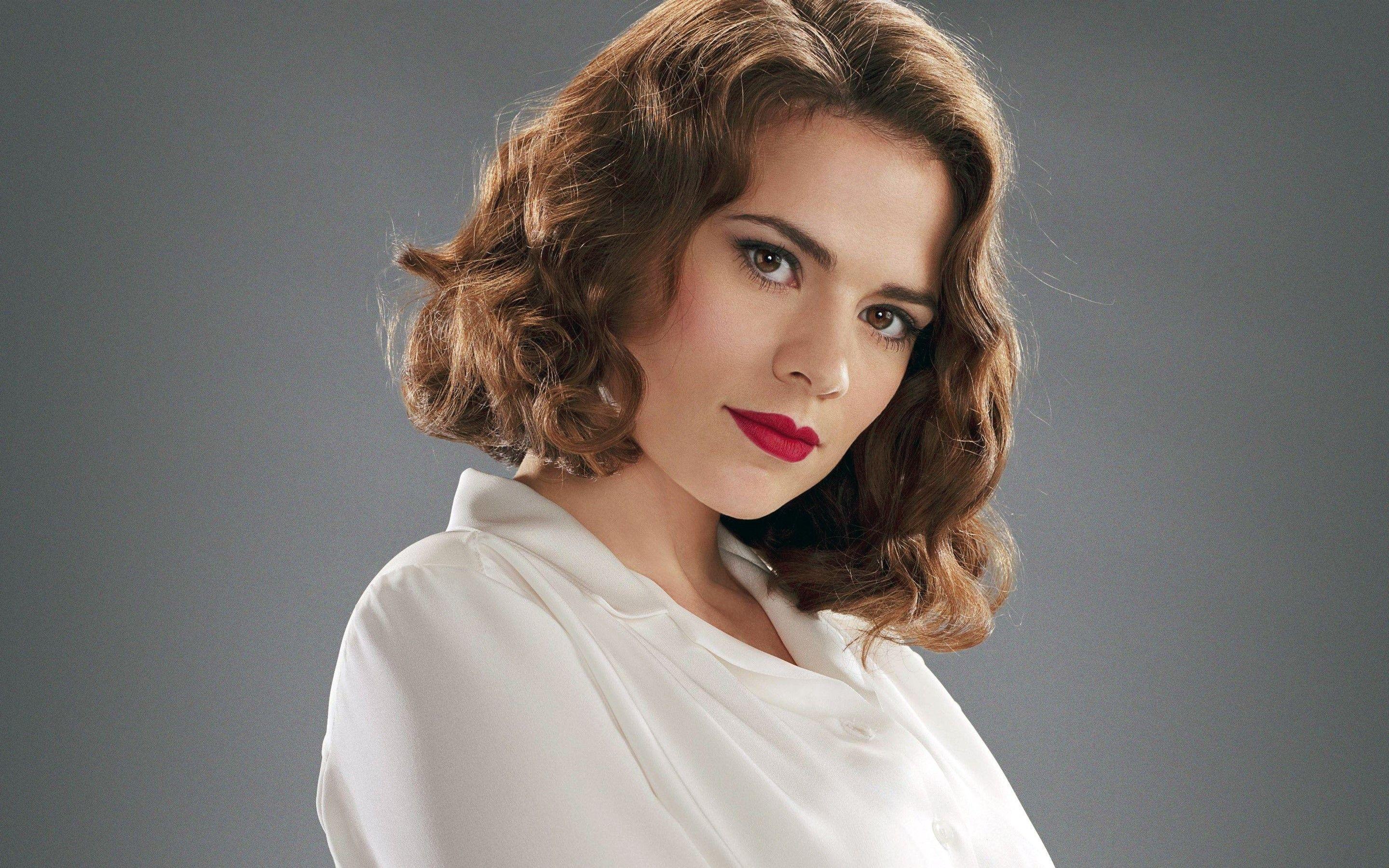 2880x1800 Hayley Atwell as Peggy Carter Wallpaper