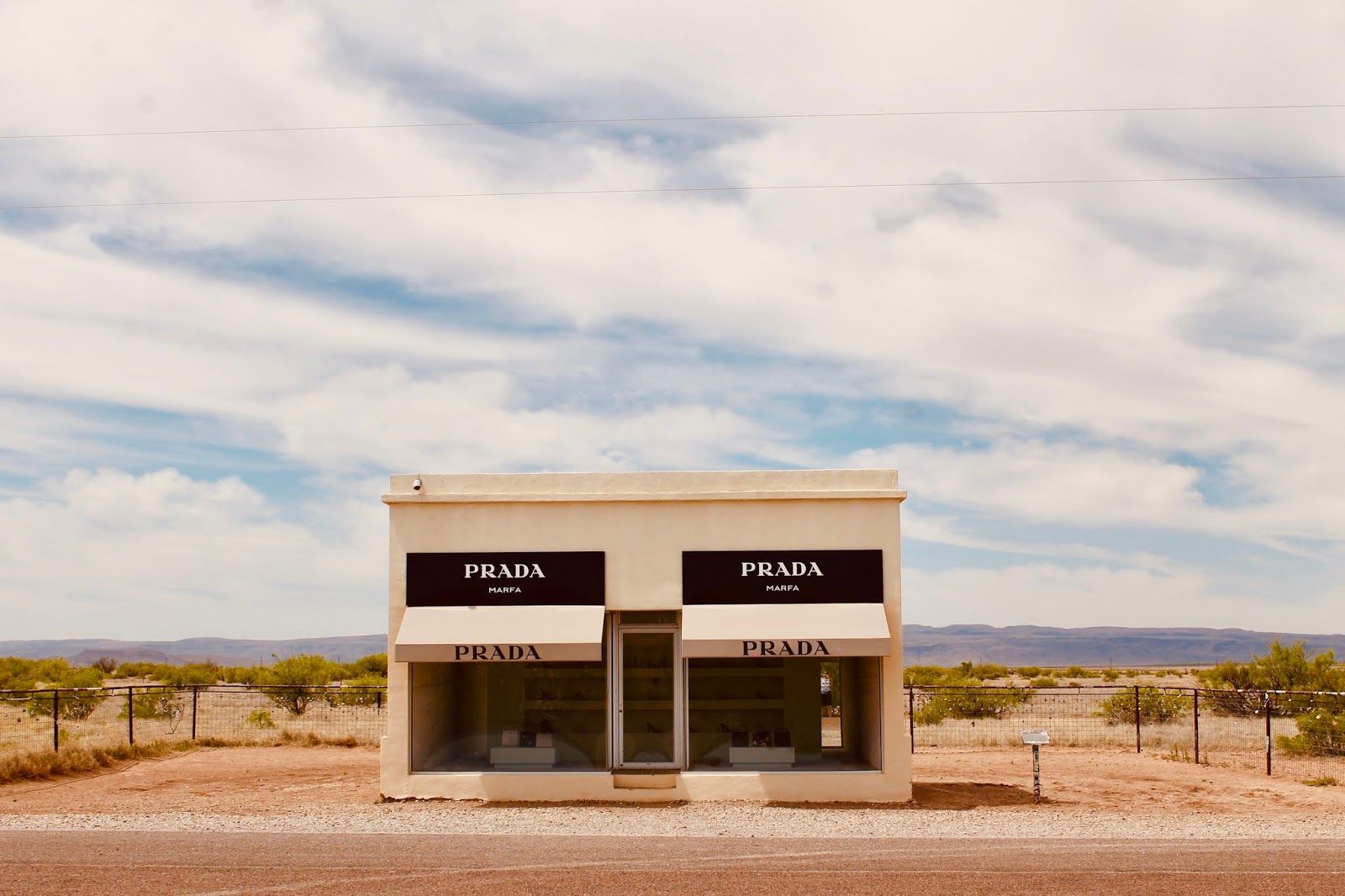 1600x1066 Prada Marfa