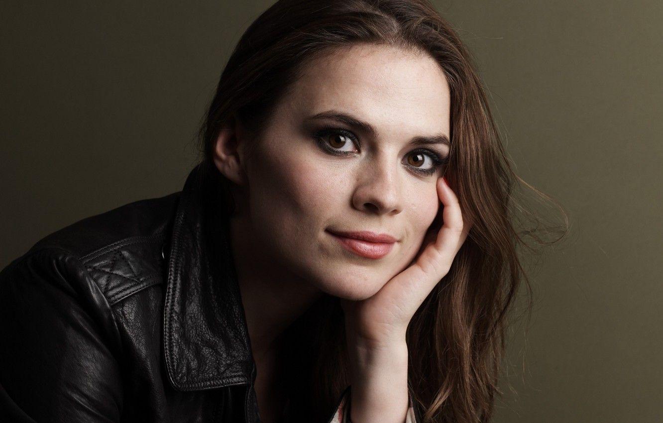 1332x850 Wallpaper Captain America, The First Avenger, Actress, Hayley