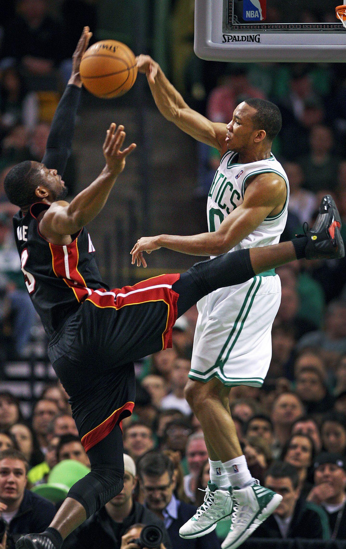 1440x2286 Avery Bradley stepping up for Celtics Boston Globe