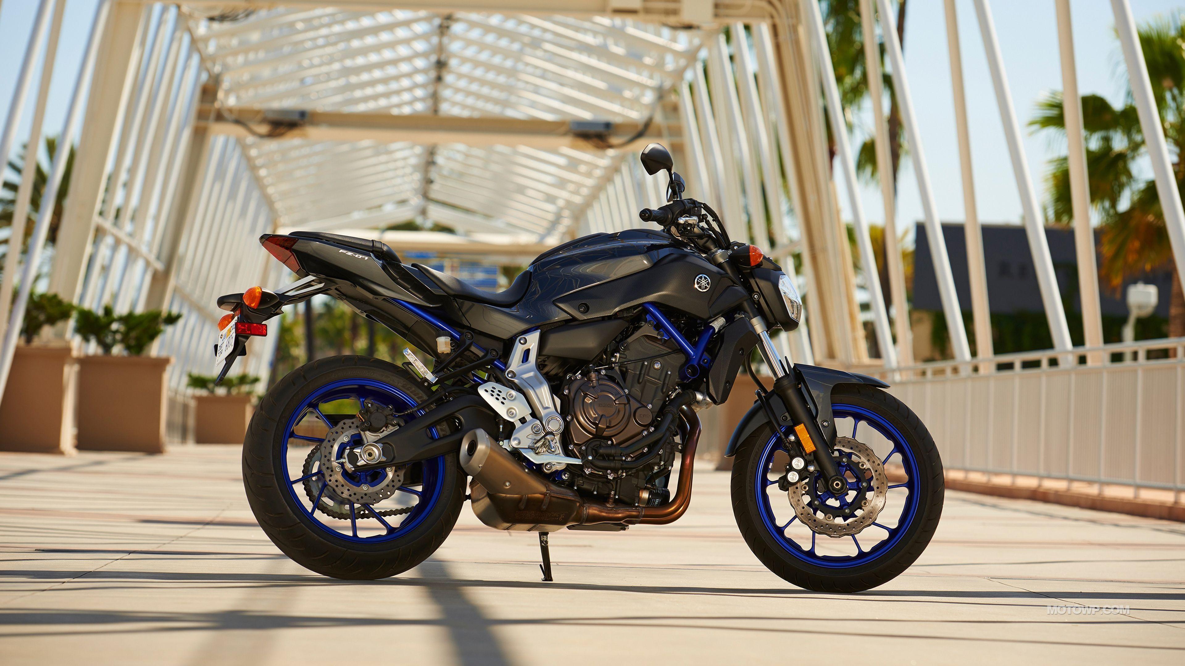 Yamaha MT 07 посадка