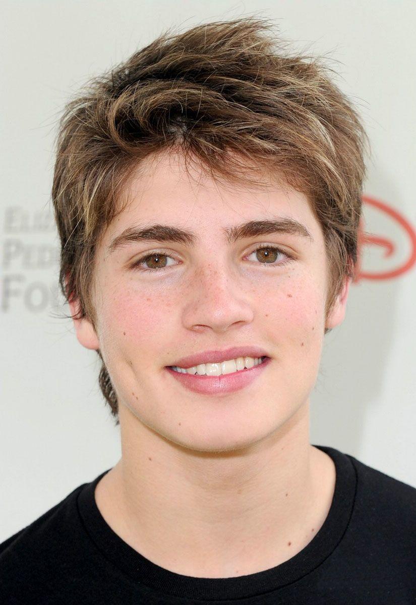 825x1201 Photo Archive Actor: Gregg Sulkin