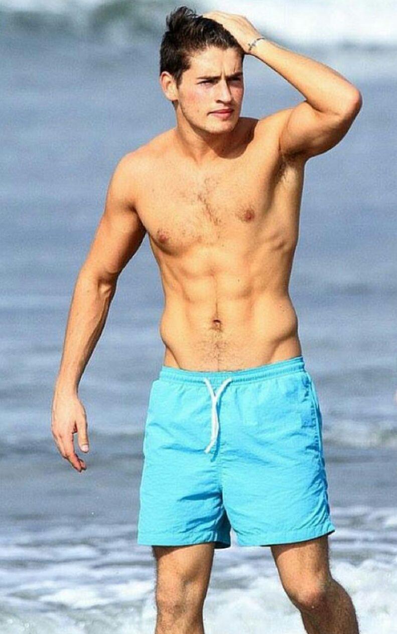 Gregg Sulkin Wallpapers - Top Free Gregg Sulkin Backgrounds