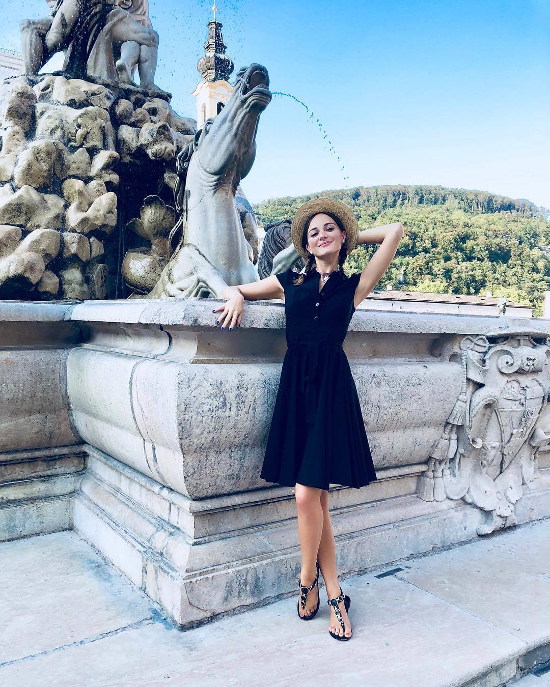 1080x1350 Laura Bilgeri's Feet << wikiFeet