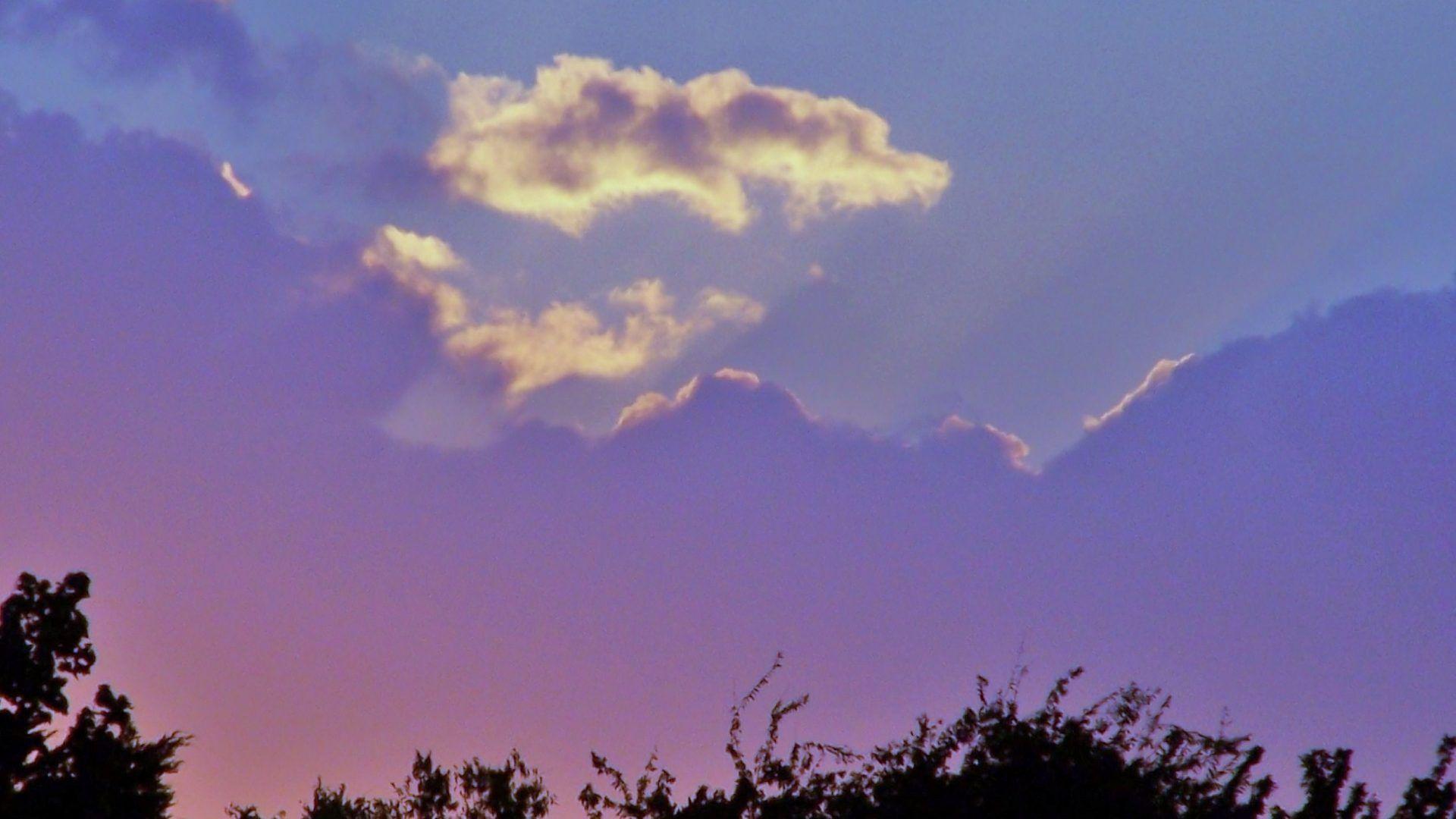 1920x1080 Color wallpaper: Red Clouds Watergardens Sunrise Sunset Sky