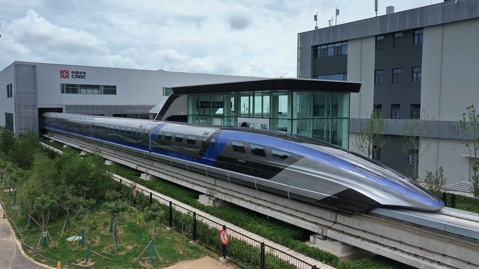 1600x900 China debuts world's fastest Maglev train