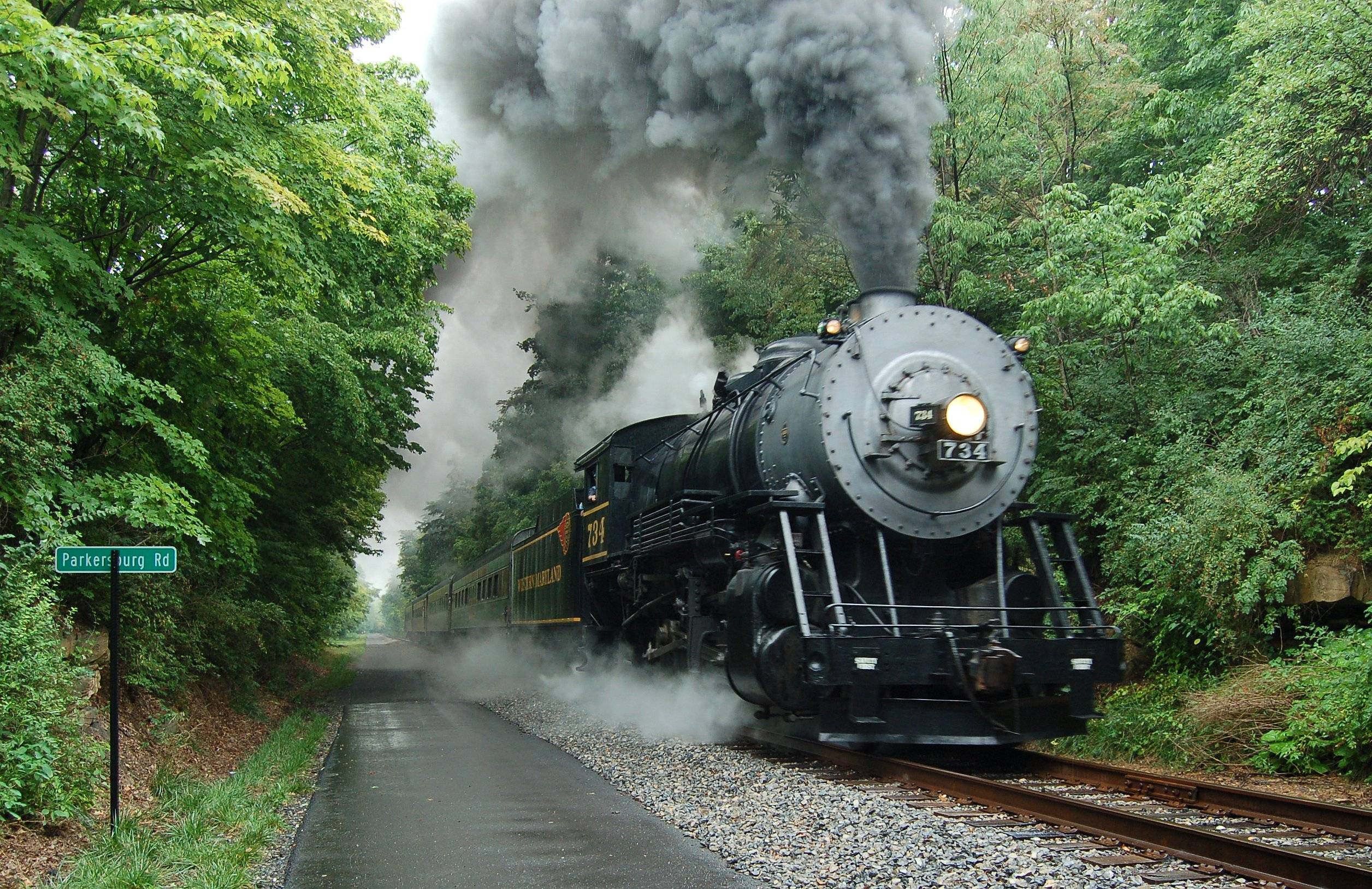2512x1628 Steam Train Wallpaper