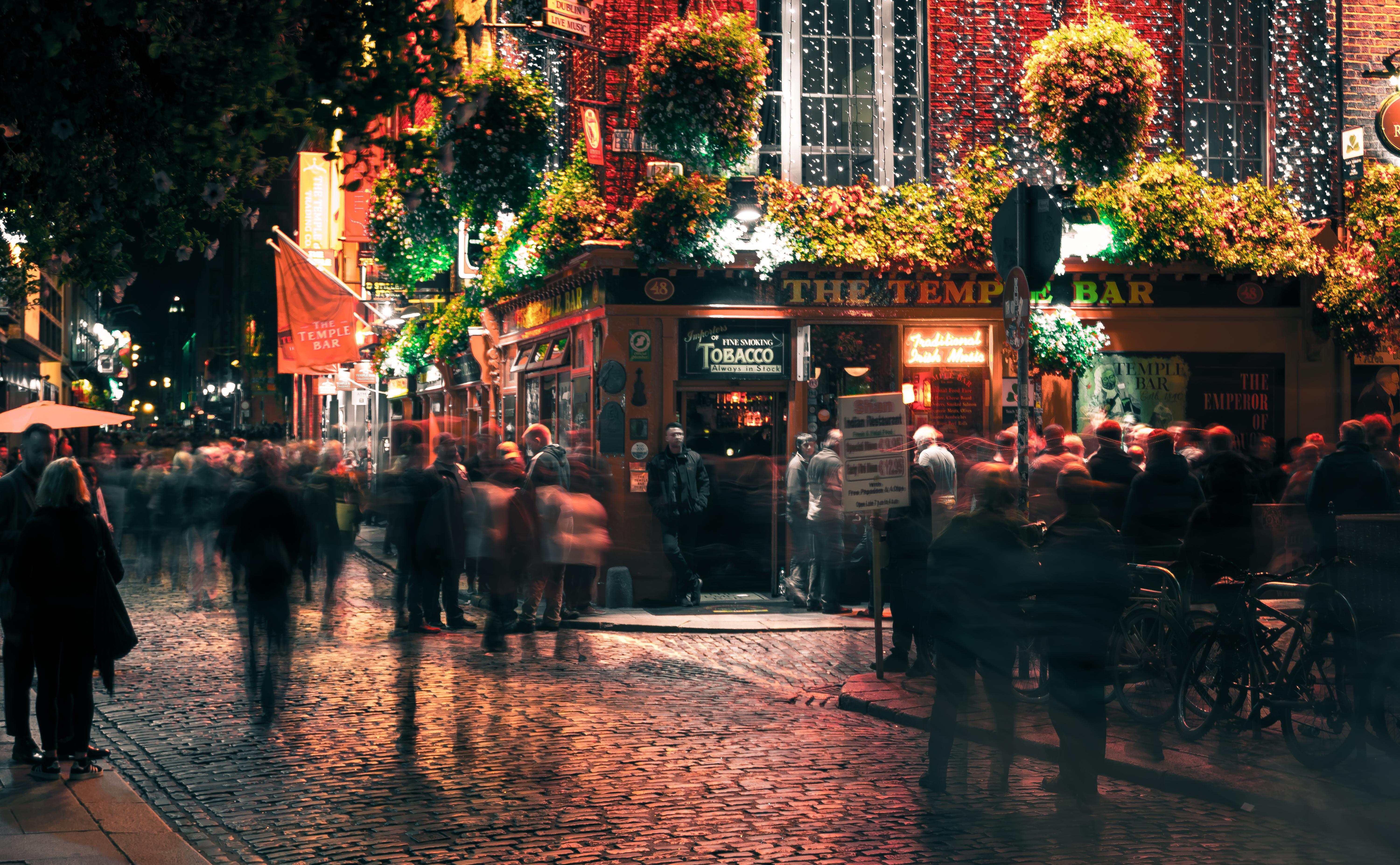 6000x3708 Picture I took last week at the Temple Bar in Dublin am new to