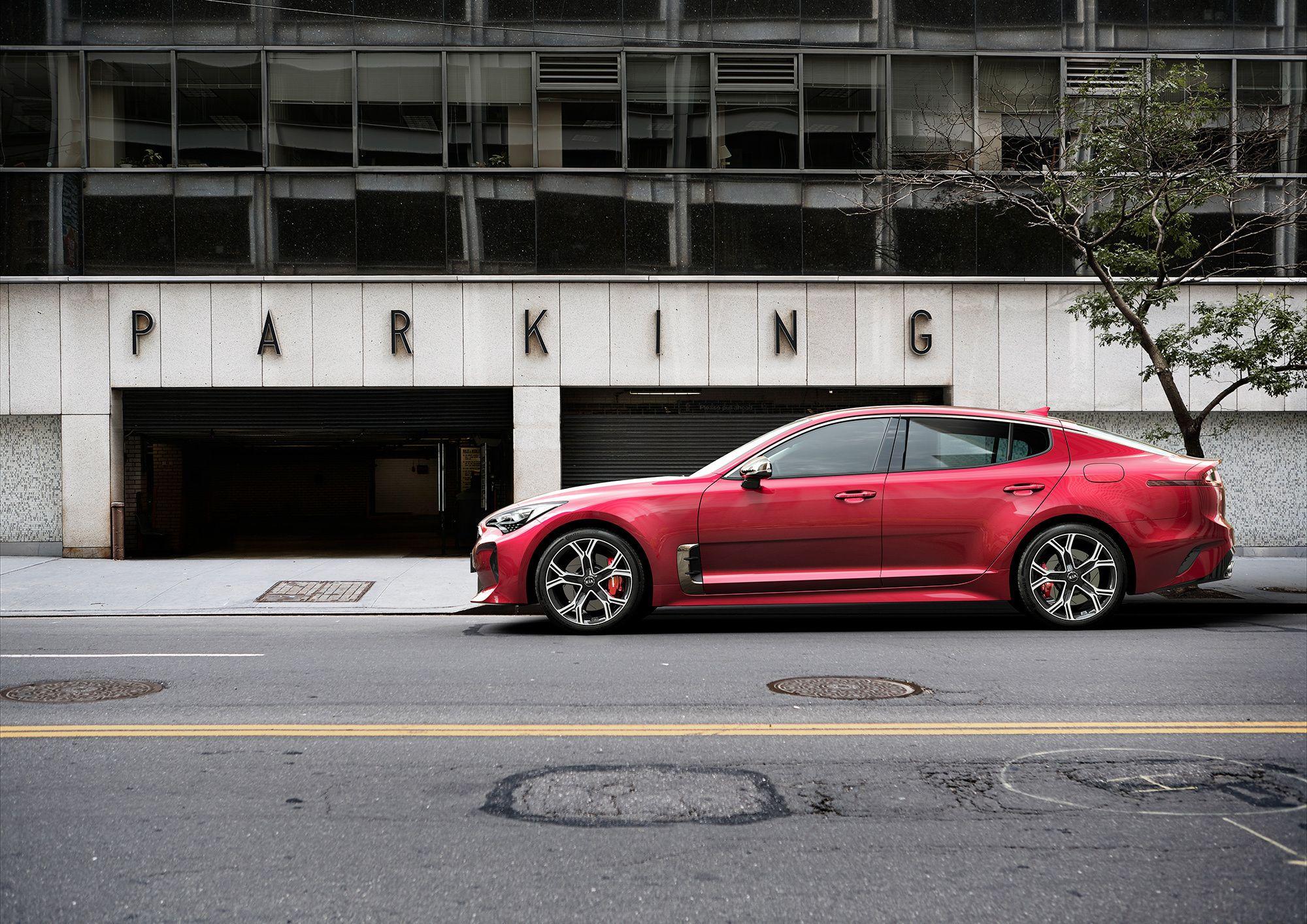 2000x1414 Kia Stinger Wallpaper Hq
