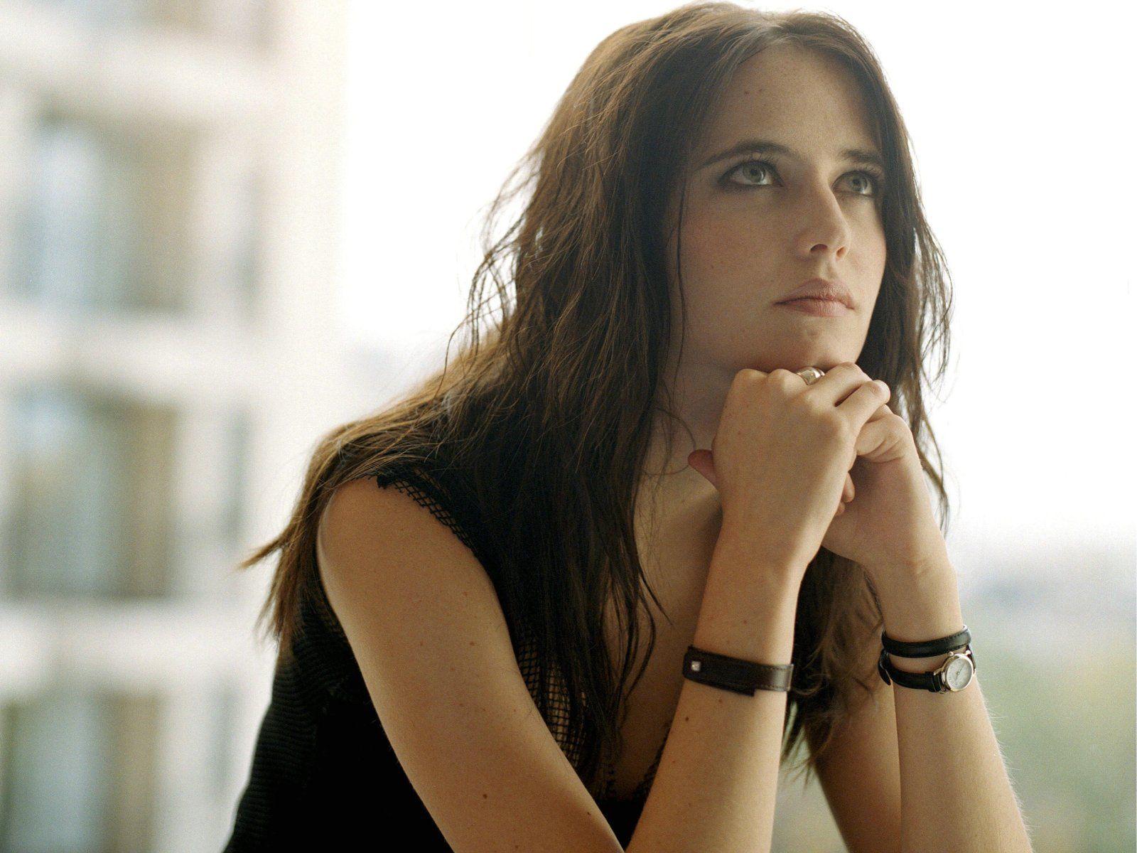 1600x1200 Eva green wallpaper