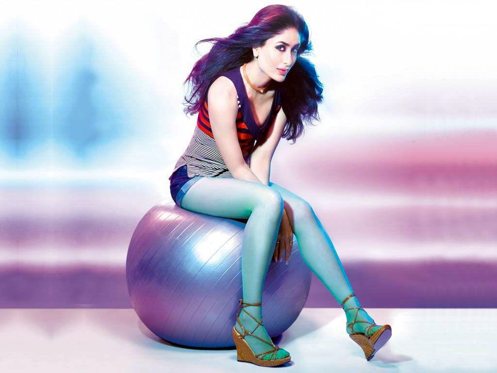 1024x768 Kareena Kapoor New Wallpaper in jpg format for free download