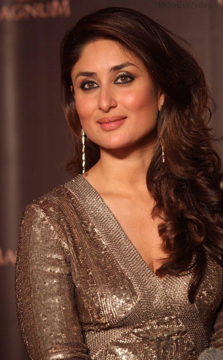 718x1158 New Look Kareena Kapoor Khan Yellow Golden Top HD Wallpaper