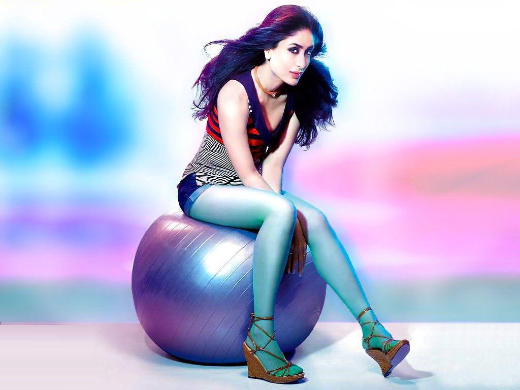 1024x768 Neredine: Kareena Kapoor New Wallpaper, Kareena Kapoor New