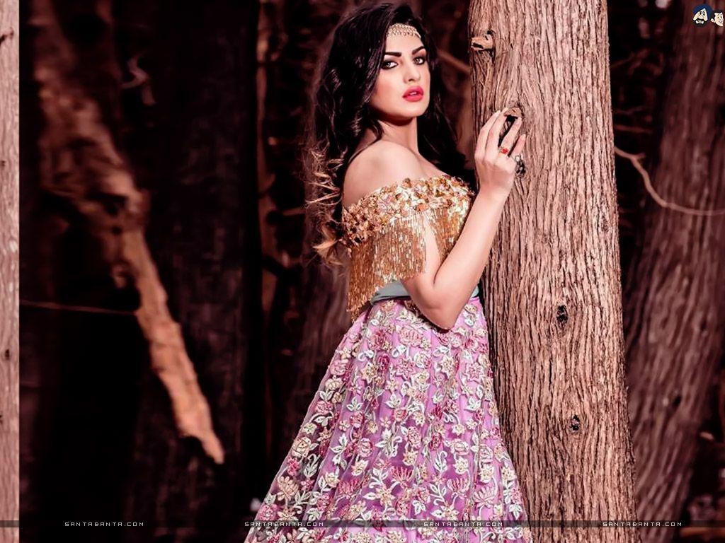 1024x768 Hot Bollywood Heroines & Actresses HD Wallpaper I Indian Models