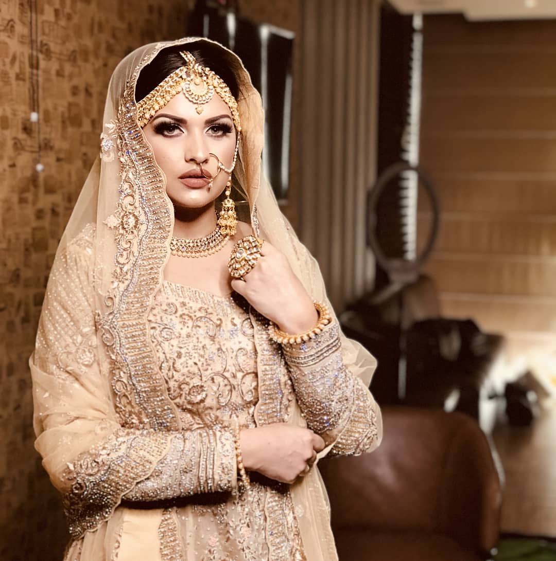1080x1091 Himanshi Khurana Height, Age, Boyfriend, Family, Biography