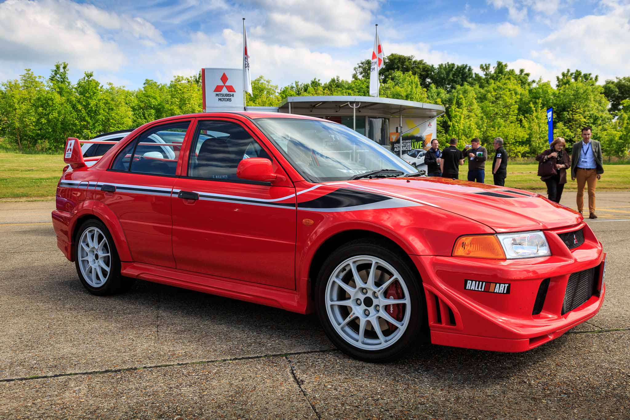 2048x1365 Driving A Hero: Mitsubishi Evo VI Tommi Makinen Edition