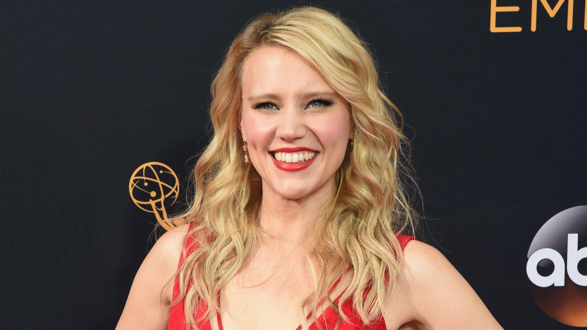 1920x1080 Kate McKinnon Wallpaper