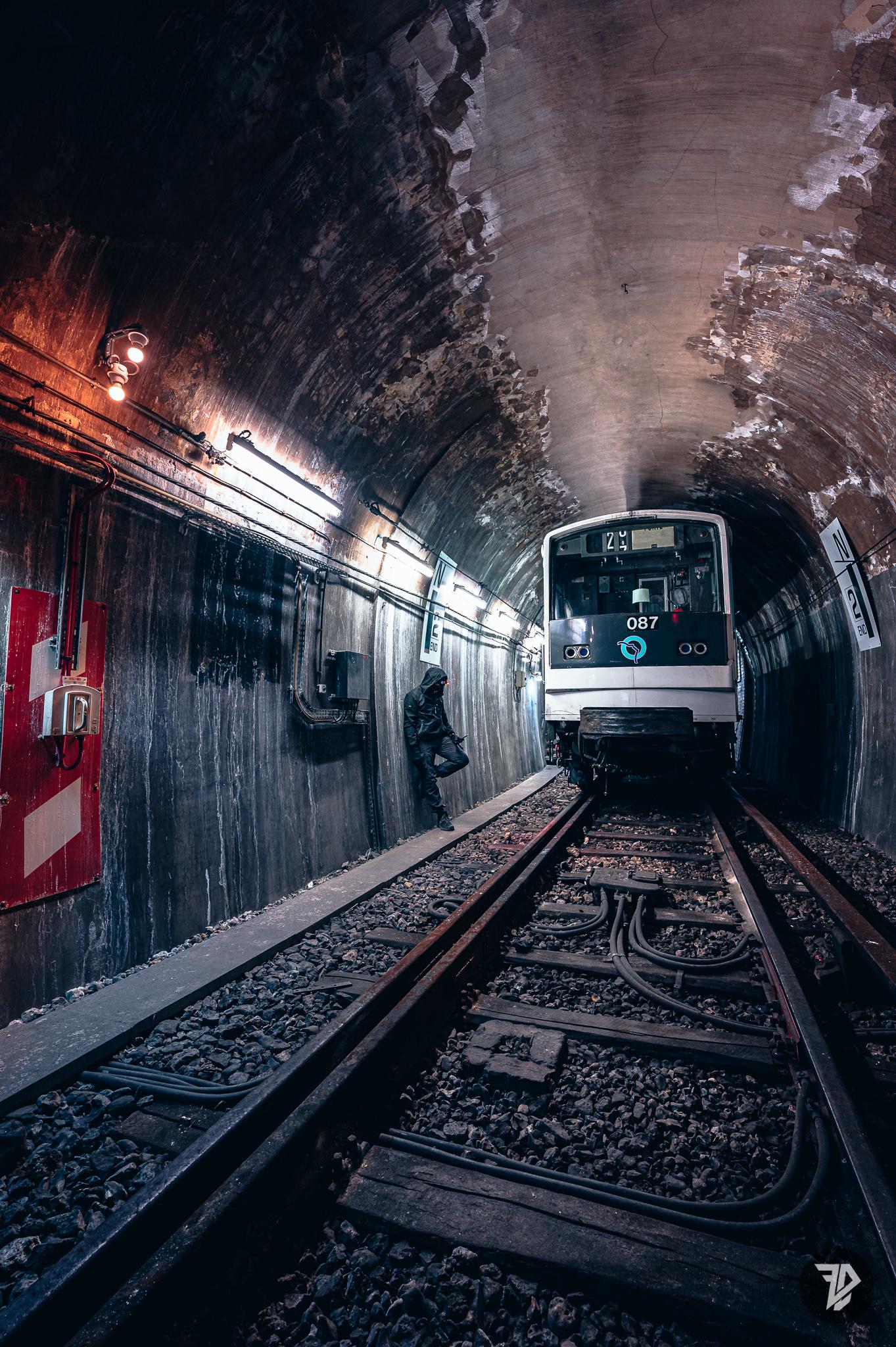 1363x2048 Exploring Paris metro system