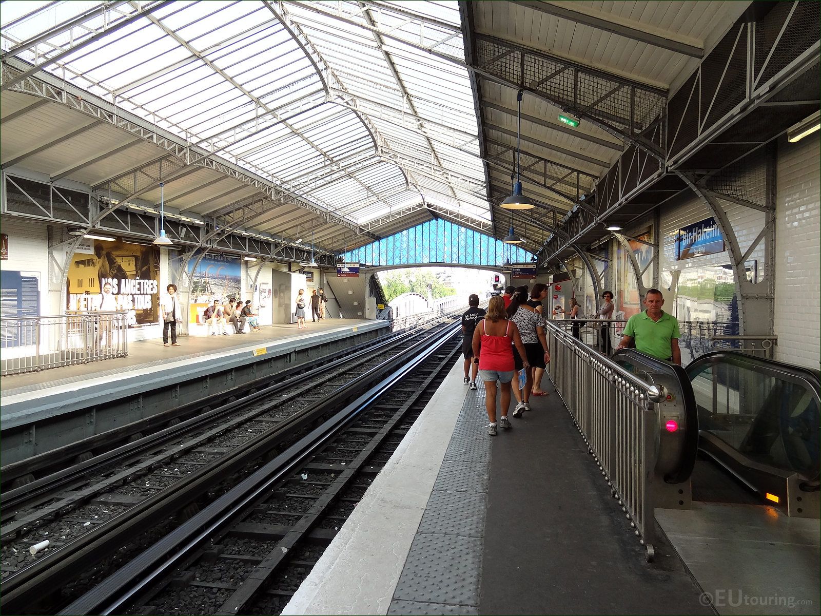 1600x1200 Photo Image Of The Paris Metro System