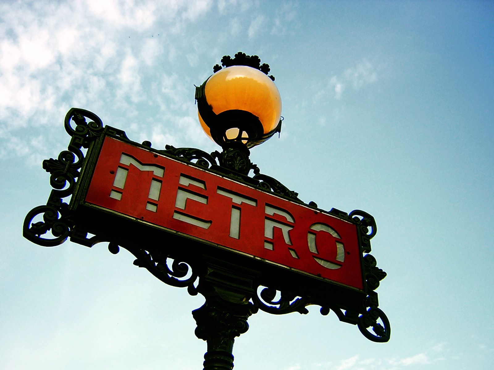 1600x1200 Paris Metro