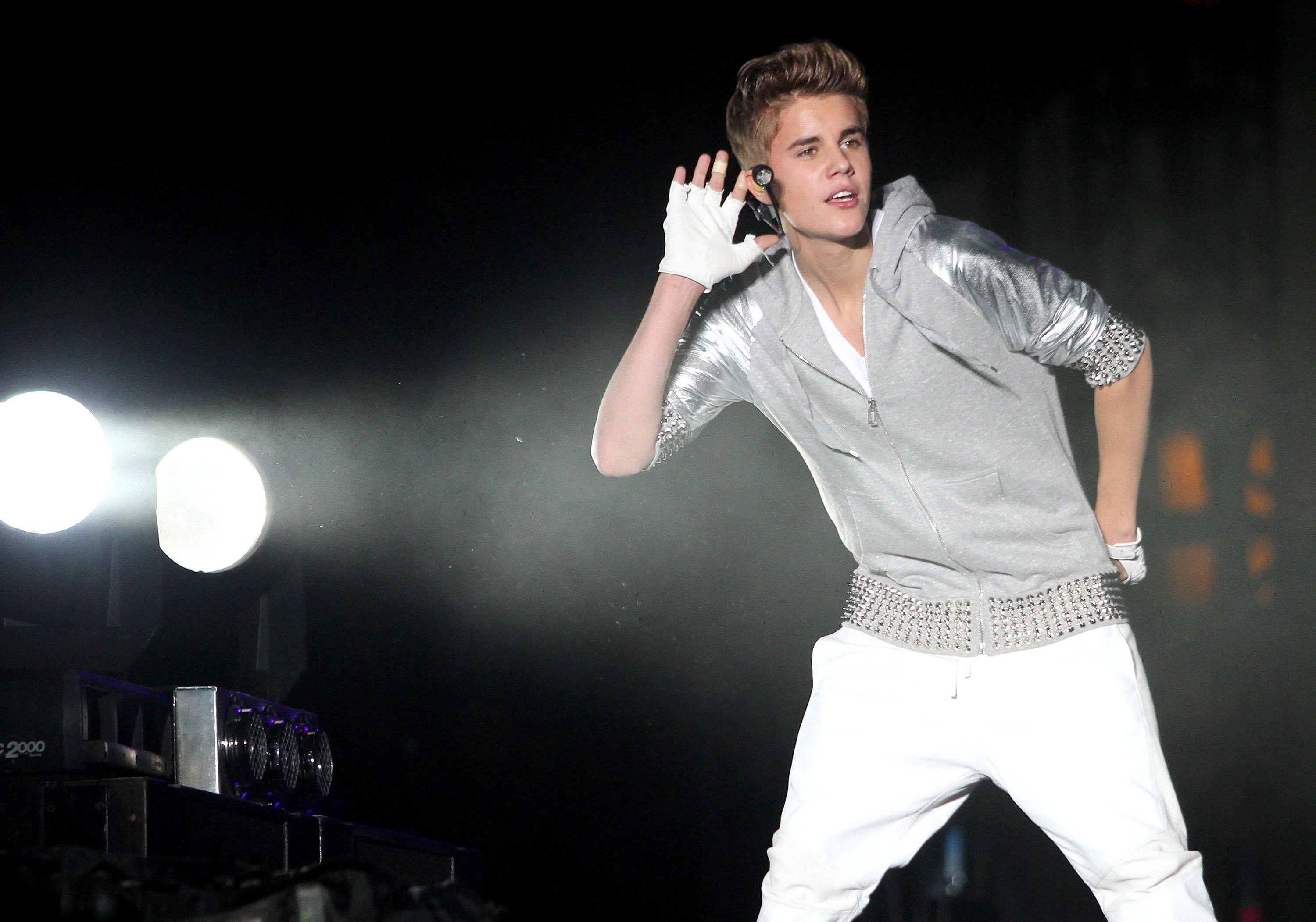 3000x2103 Justin bieber, speech, dance, celebrity, singer, stylish, justin