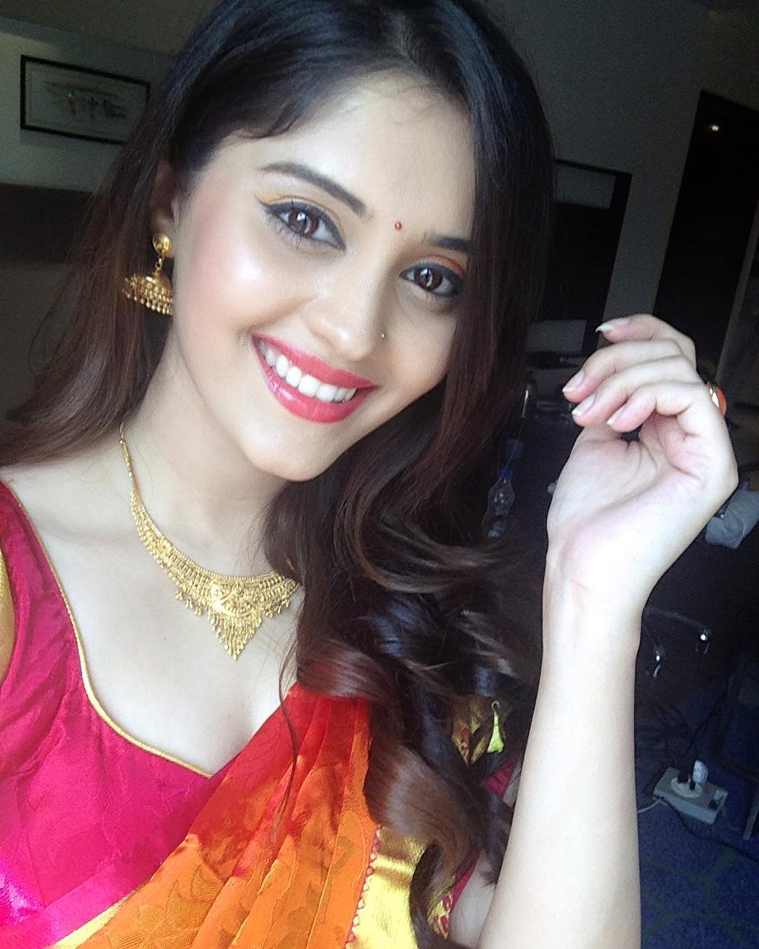 1080x1349 Beautiful HD Photo of Actress Surbhi Puranik (Surabhi)