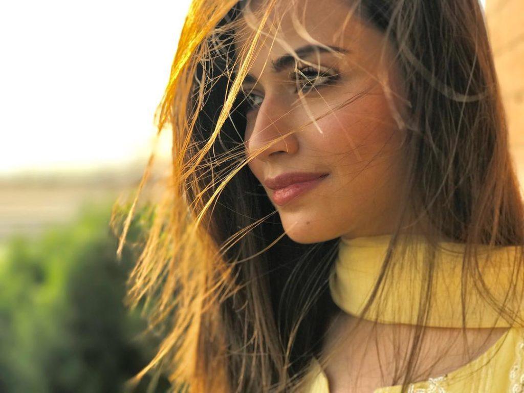 1024x768 Sana Javed Biography