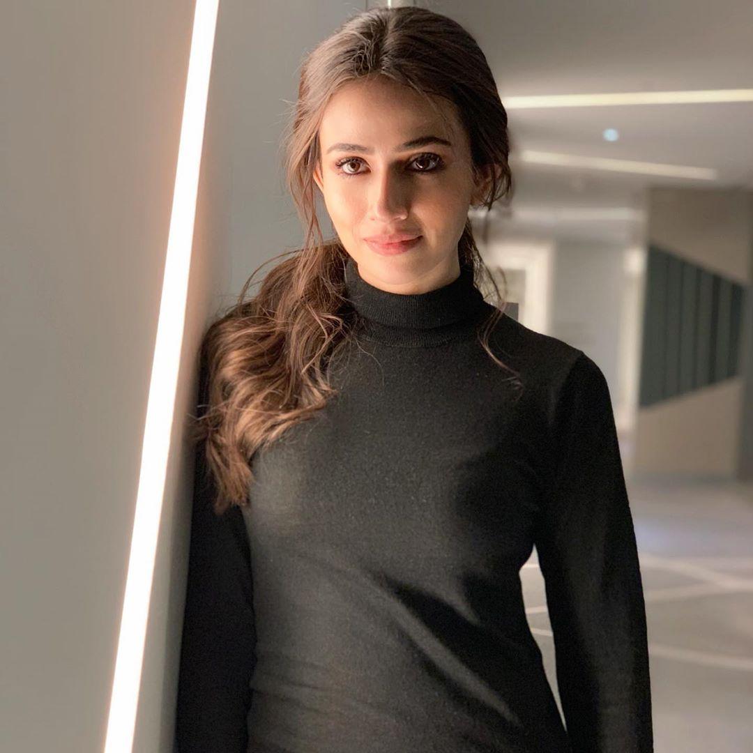 1080x1080 Sana Javed Looks Drop Dead Gorgeous In Everything [Picture]