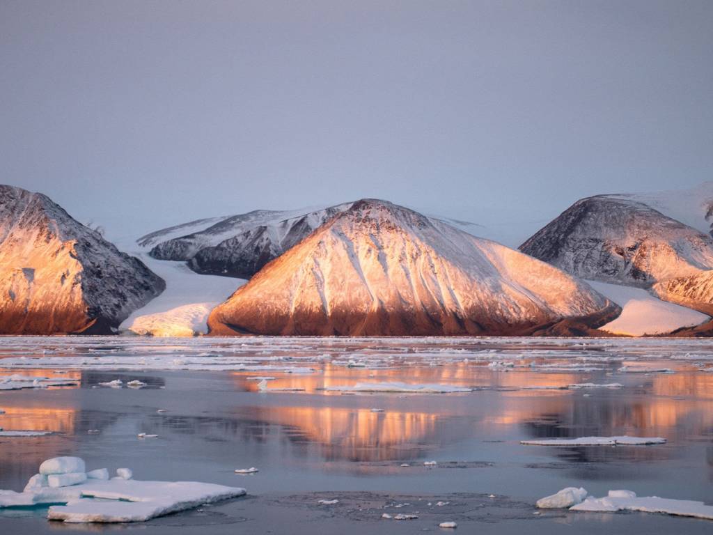 1024x768 An Unforgettable Nunavut Cruise Adventure