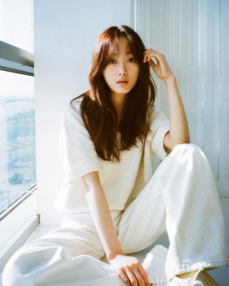 800x1000 Lee Young Yoo Wallpaper