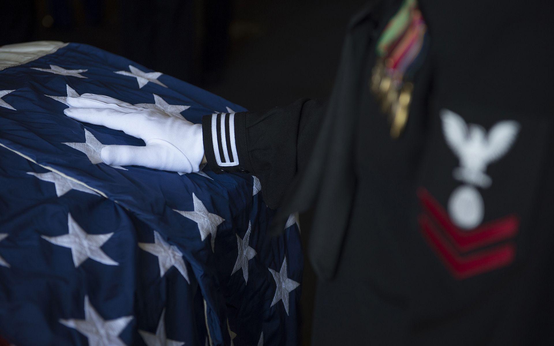 1920x1200 Soldier Funeral hand American Flag military stars mood sad wallpaper
