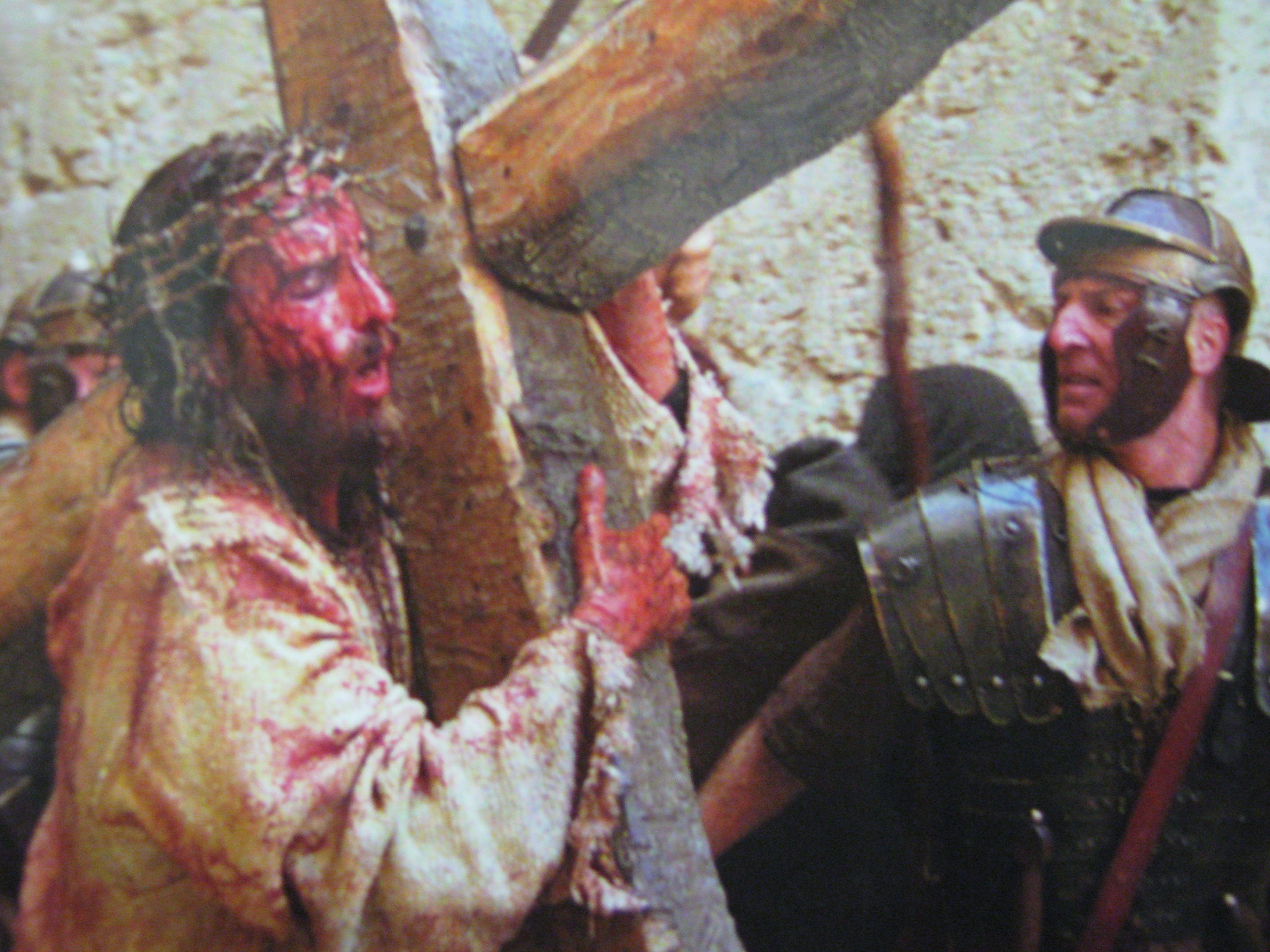 3648x2736 Jesus Carrying the Cross Wallpaper