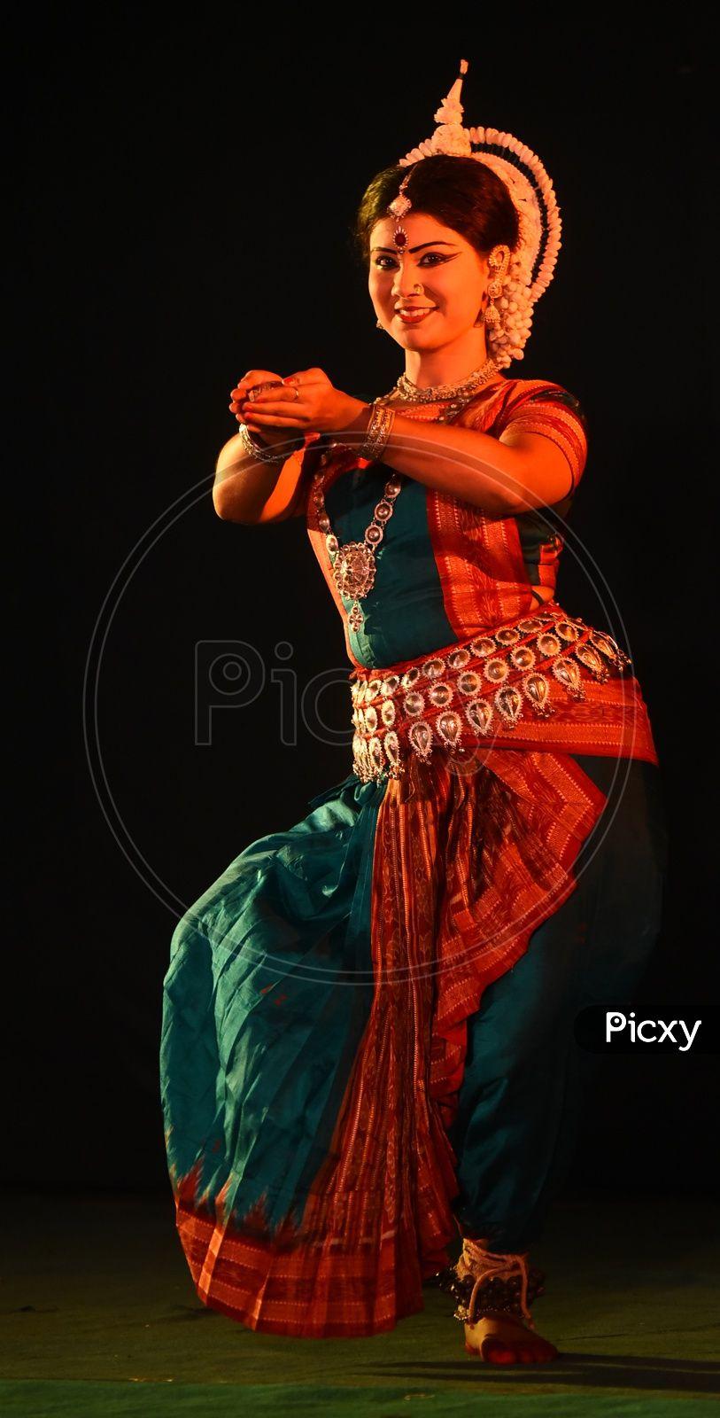 Background Images For Bharatanatyam - Carrotapp