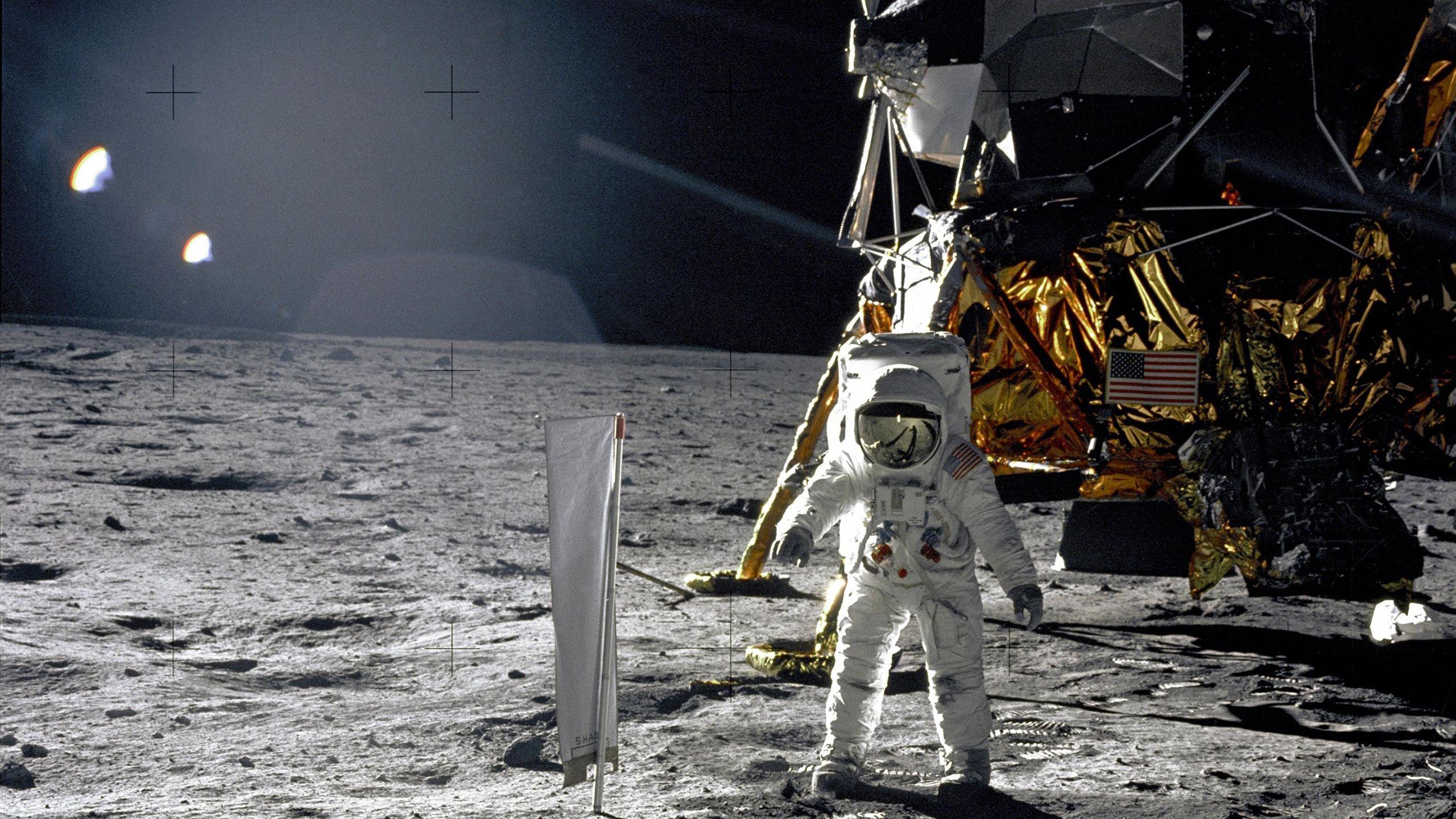 2560x1440 Moon, Astronaut, NASA wallpaper