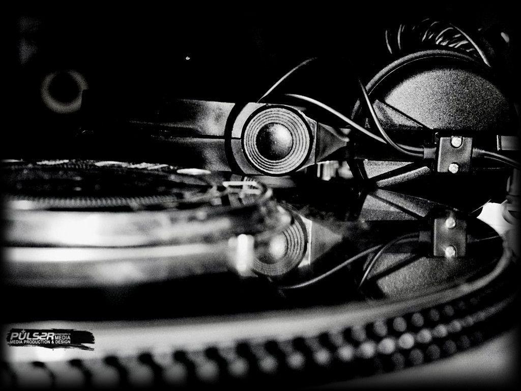 1024x768 Pioneer DJ Mixers Wallpaper