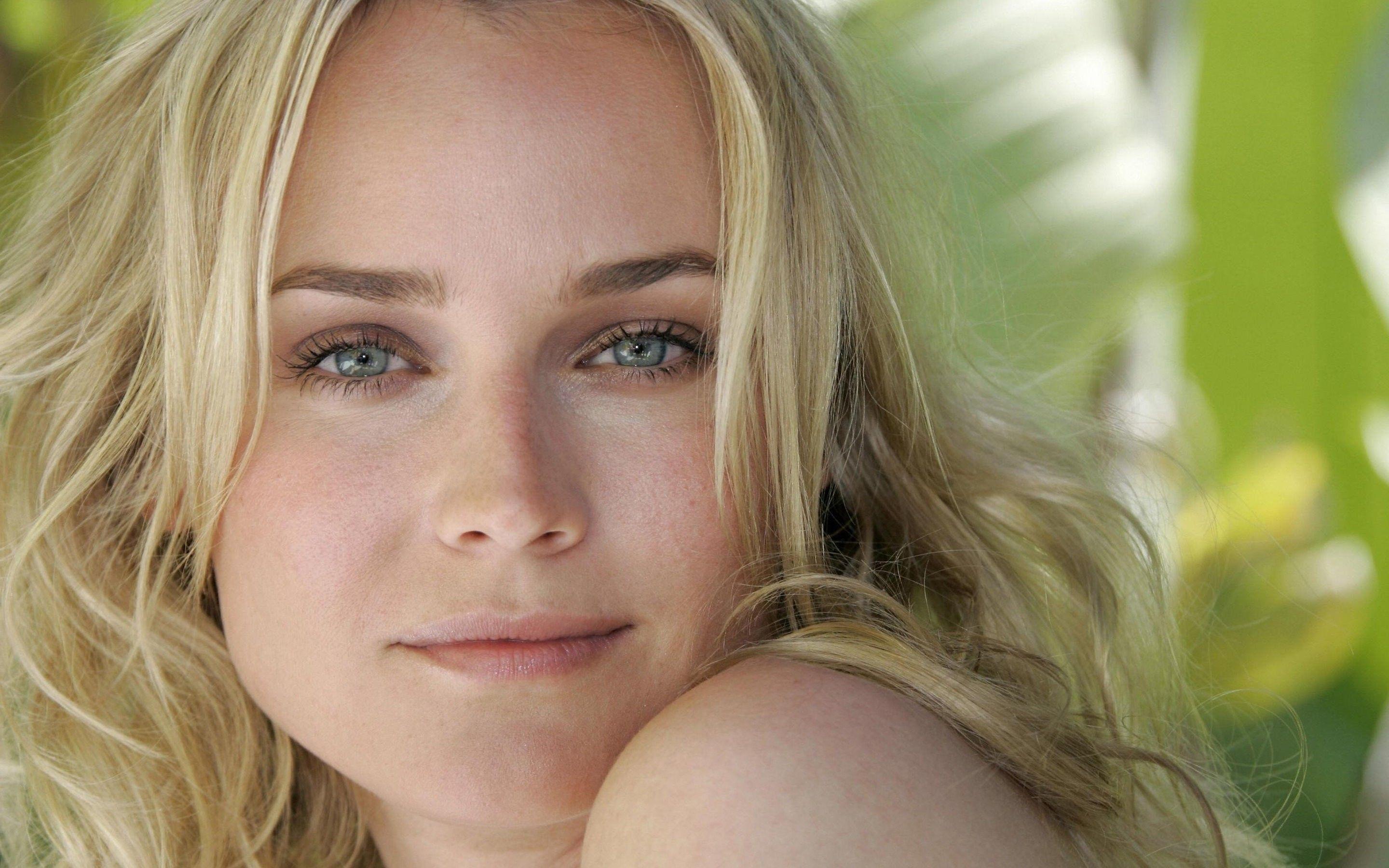 2880x1800 #women, #model, #celebrity, #face, #actress, #Diane Kruger
