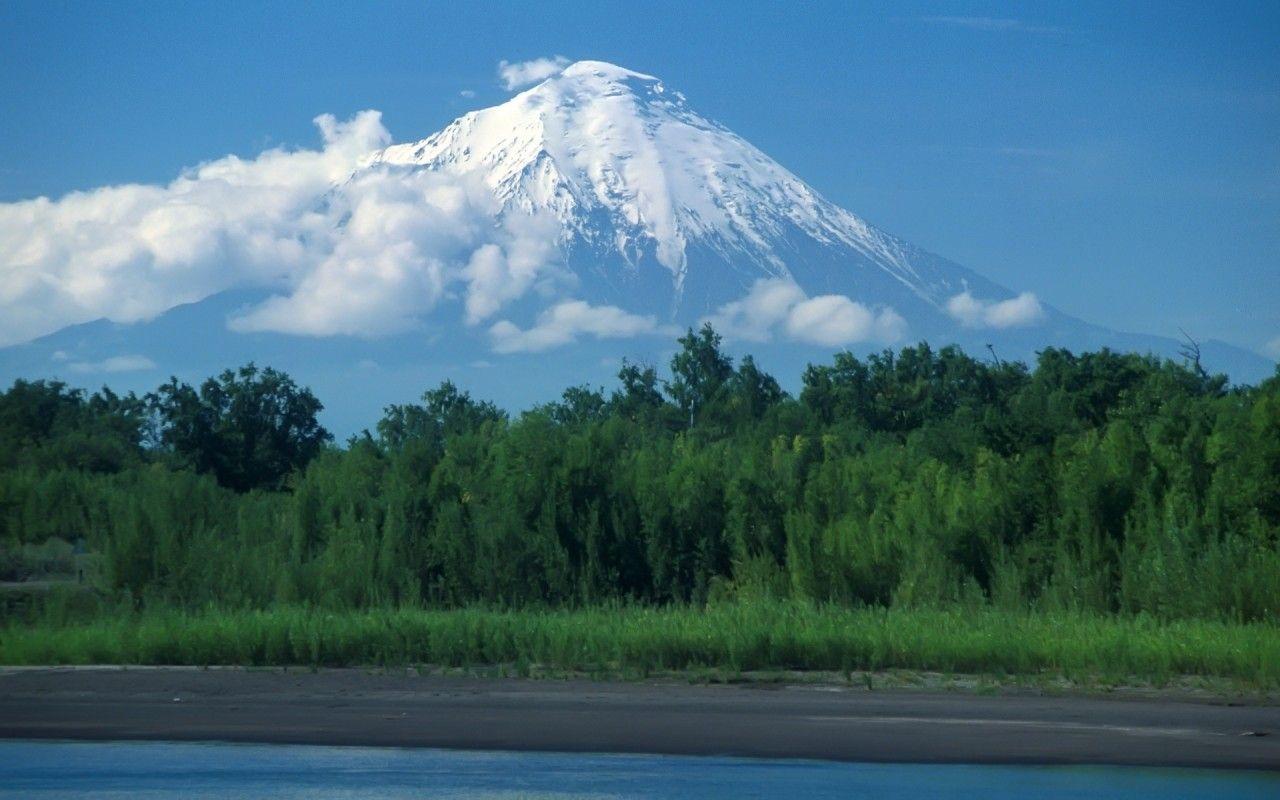 1280x800 Volcanoes Of Kamchatka wallpaper. Volcanoes Of Kamchatka stock