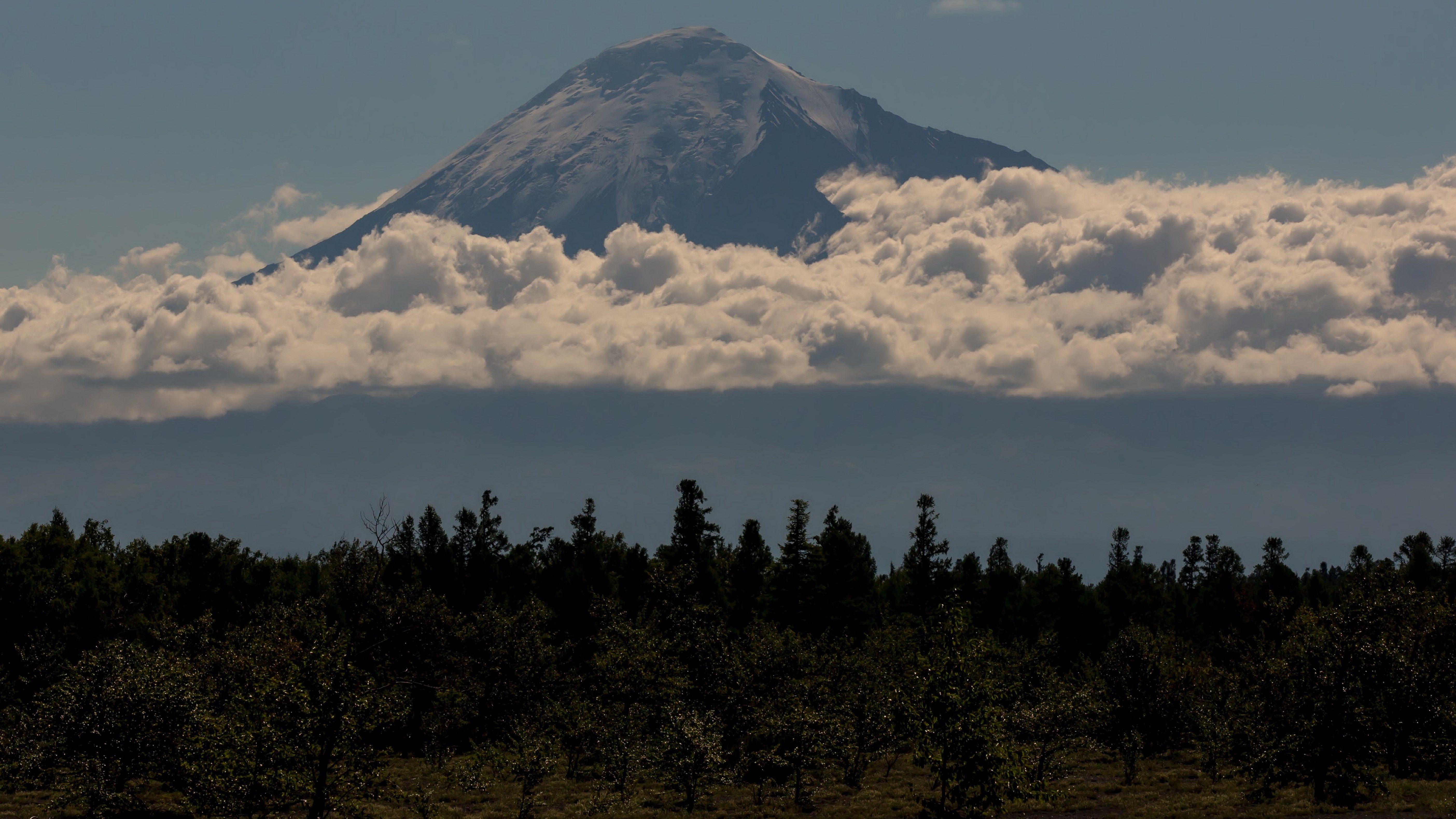 5616x3159 kamchatka volcano wallpaper. Kamchatka wallpaper. Mocah