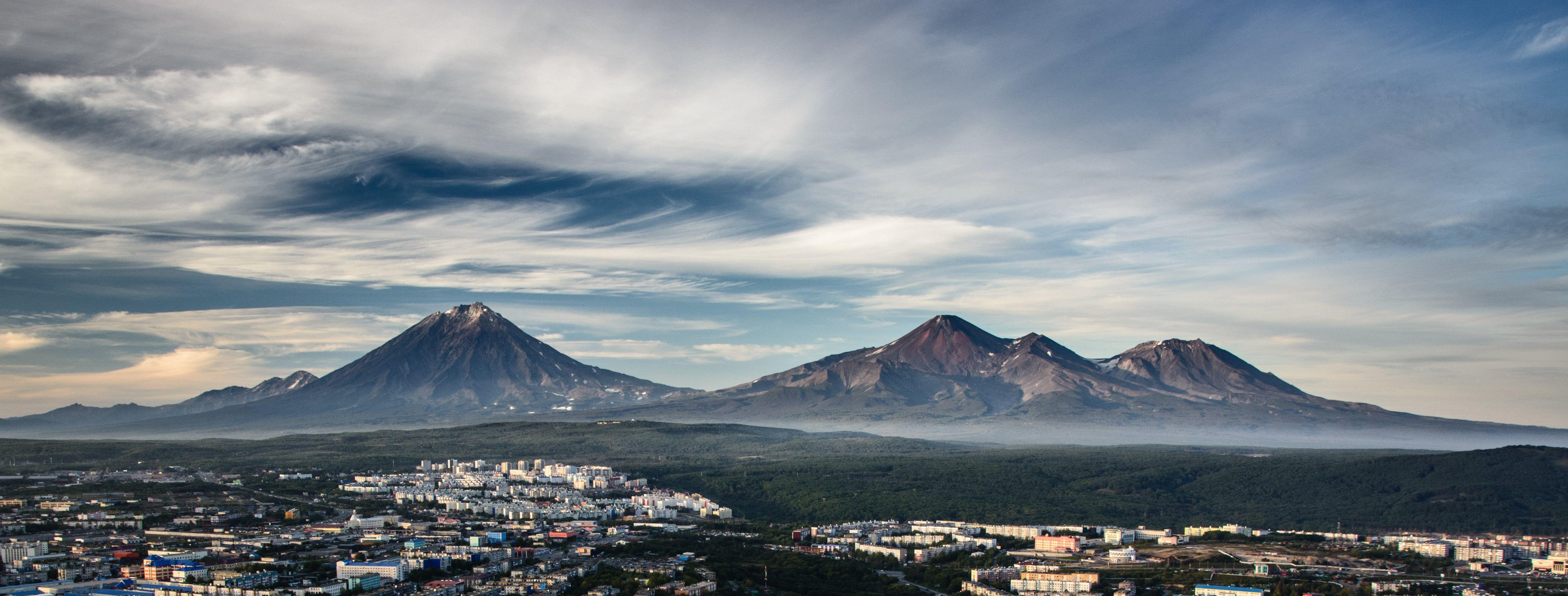 5564x2116 Black mountain under blue and white cloudy sky, petropavlovsk