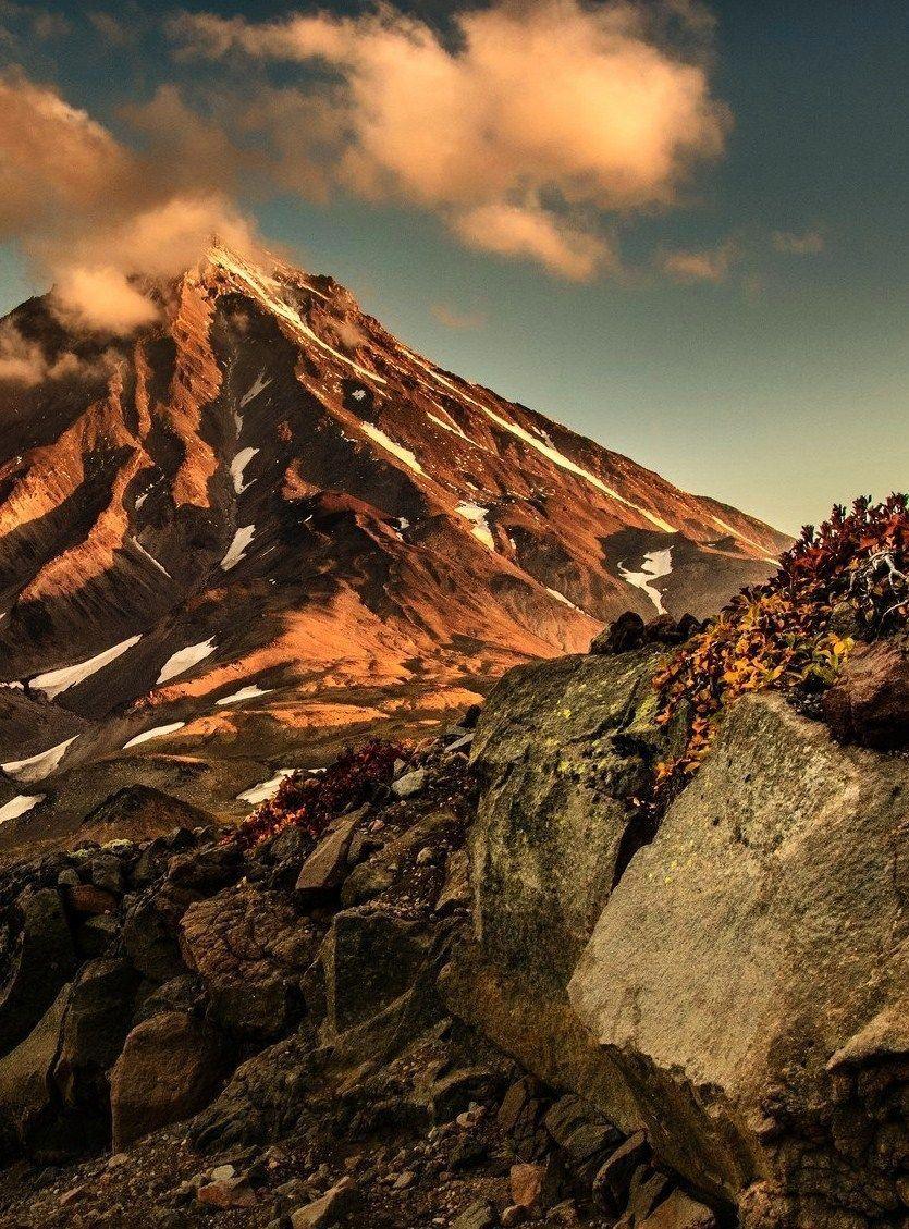 835x1129 Kamchatka Koryaksky, Russia. Volcano, Cool picture, Wallpaper