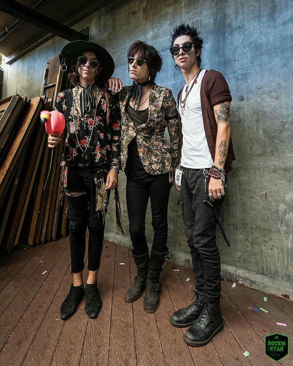 961x1200 Palaye Royale Wallpaper