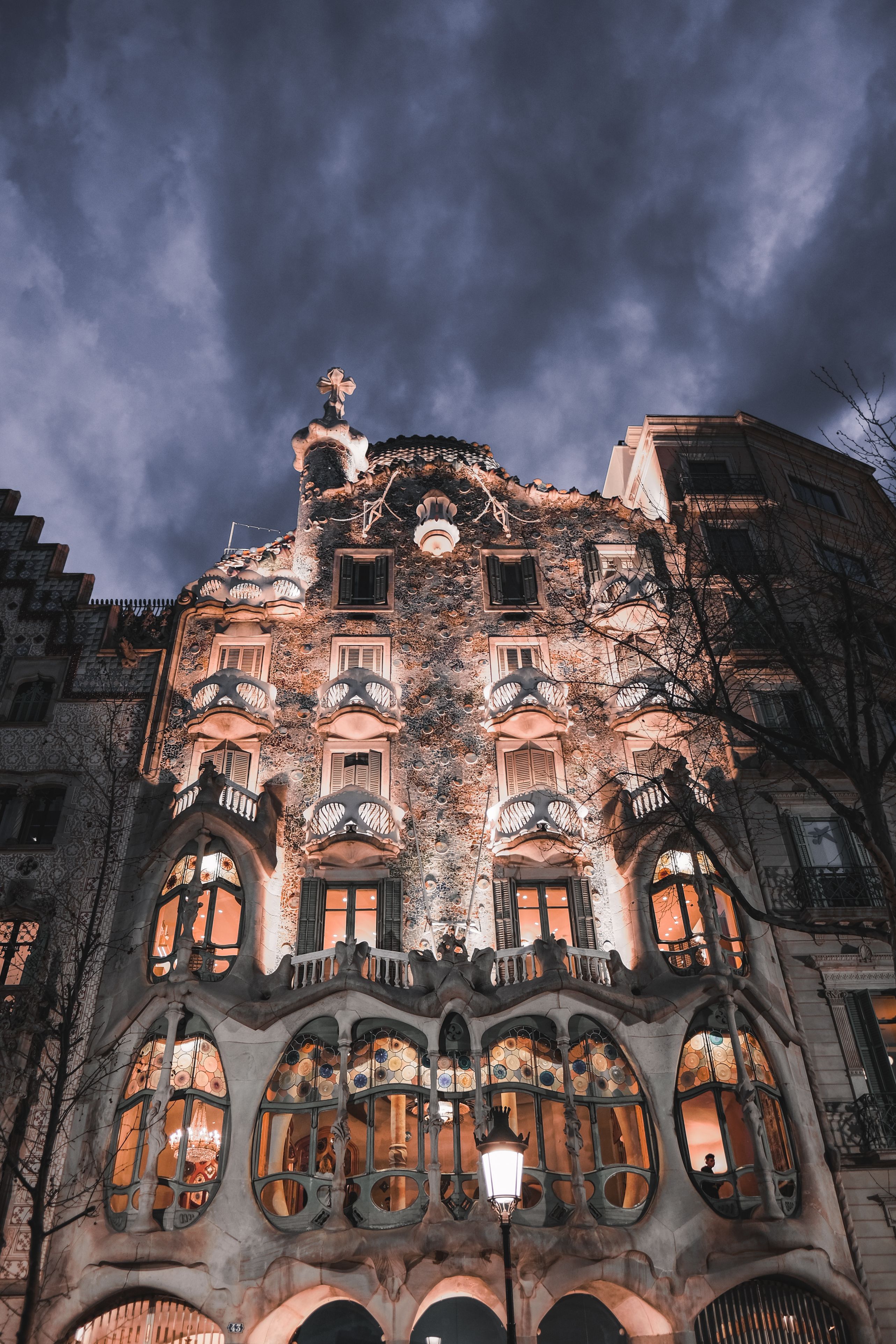2565x3847 Free Casa Batlló 4K Wallpaper & Desktop HD Background for PC