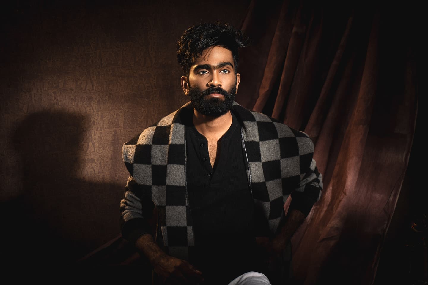 1440x960 Pradeep Ranganathan Photo: Find Latest HD Image, Picture, Stills & Pics