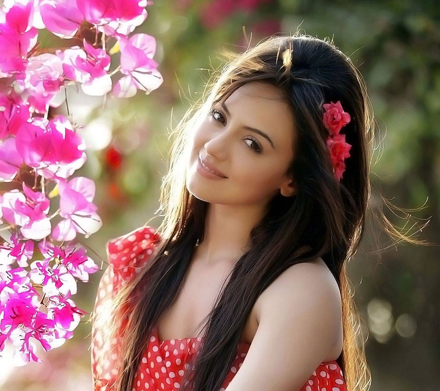 1440x1280 Sana Khan Wallpaper
