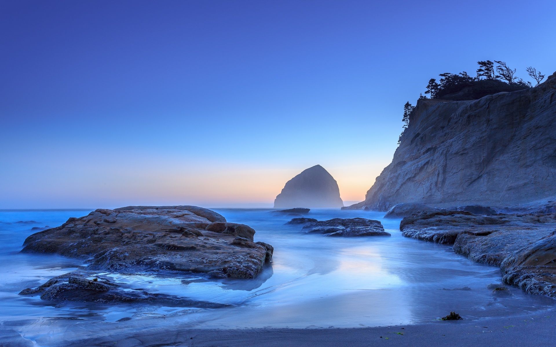 1920x1200 Haystack Rock Wallpaper 4K, Sunset, Oregon, Rocky coast