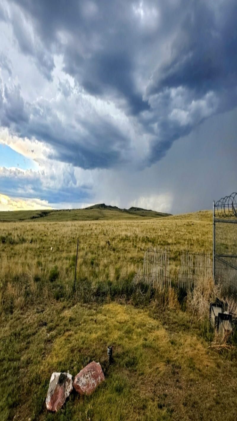 800x1422 HD middle of nowhere west wallpaper