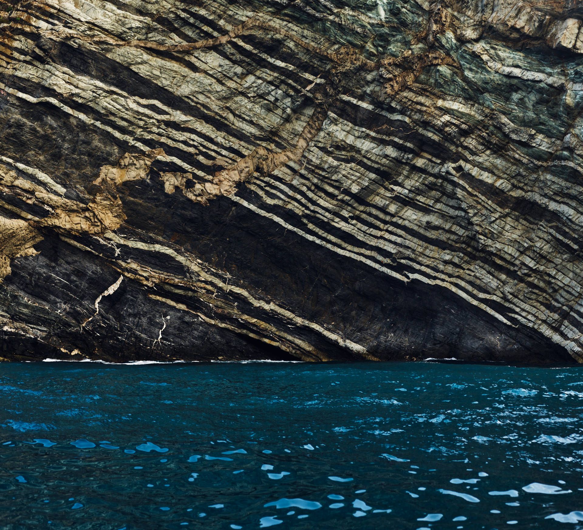 1920x1745 Download Blue Water Huge Rocks MacOS Wallpaper