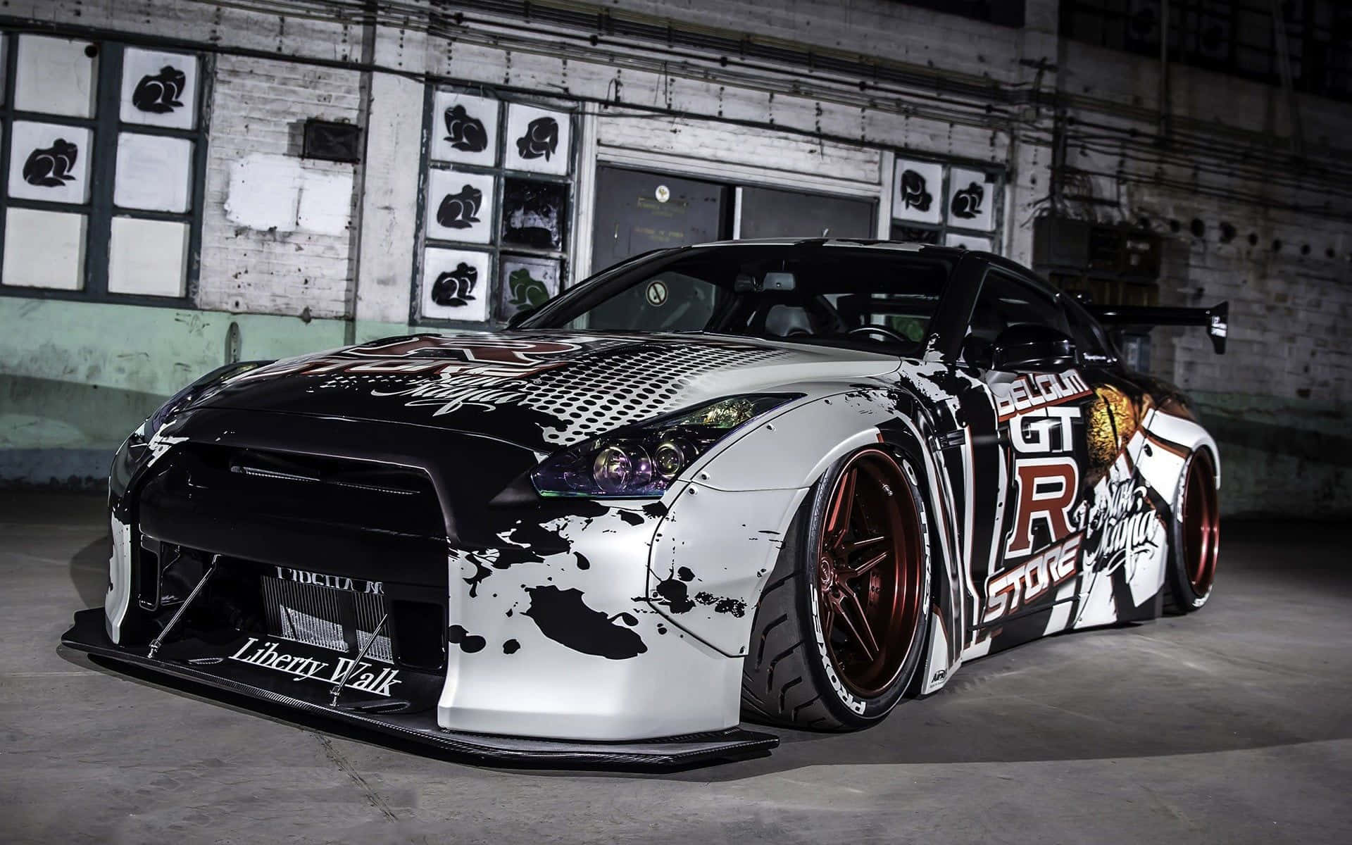 1920x1200 Download Nissan GTR R35 Sports Car, Ready For Thrilling Driving Wallpaper